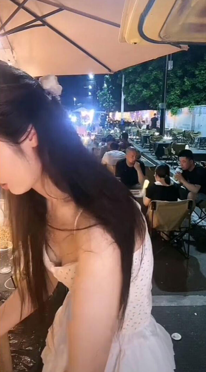 卖奶茶的小姐姐
